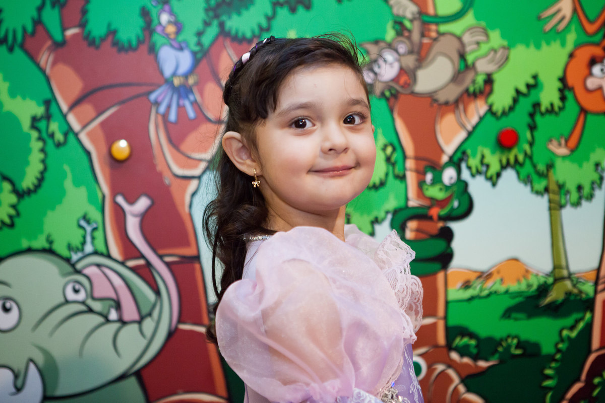 disney, espaço florescer eventos, buffet infantil, familia comemorando aniversário, aniversariante, decoração Marcia Colonese, hora do parabéns