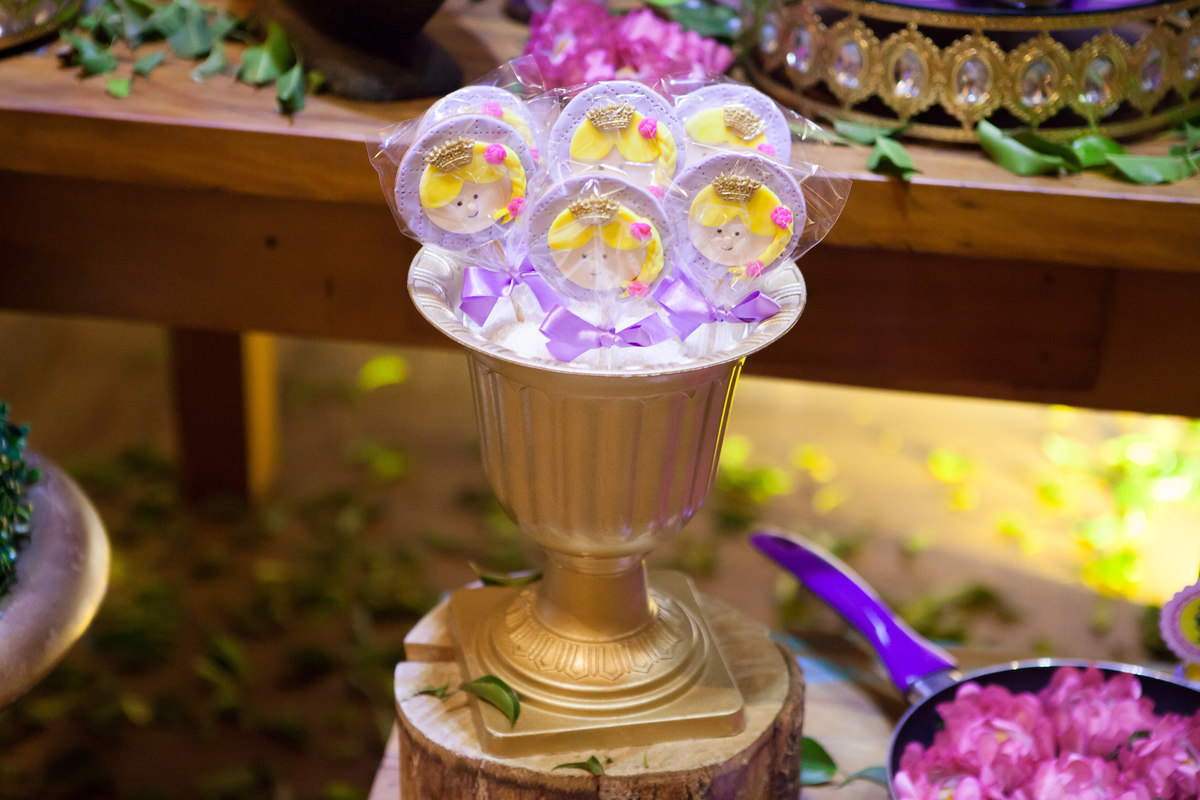 disney, espaço florescer eventos, buffet infantil, familia comemorando aniversário, aniversariante, decoração Marcia Colonese