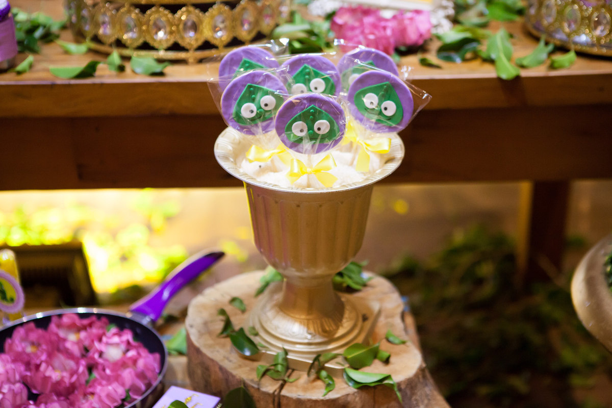 disney, espaço florescer eventos, buffet infantil, familia comemorando aniversário, aniversariante, decoração Marcia Colonese