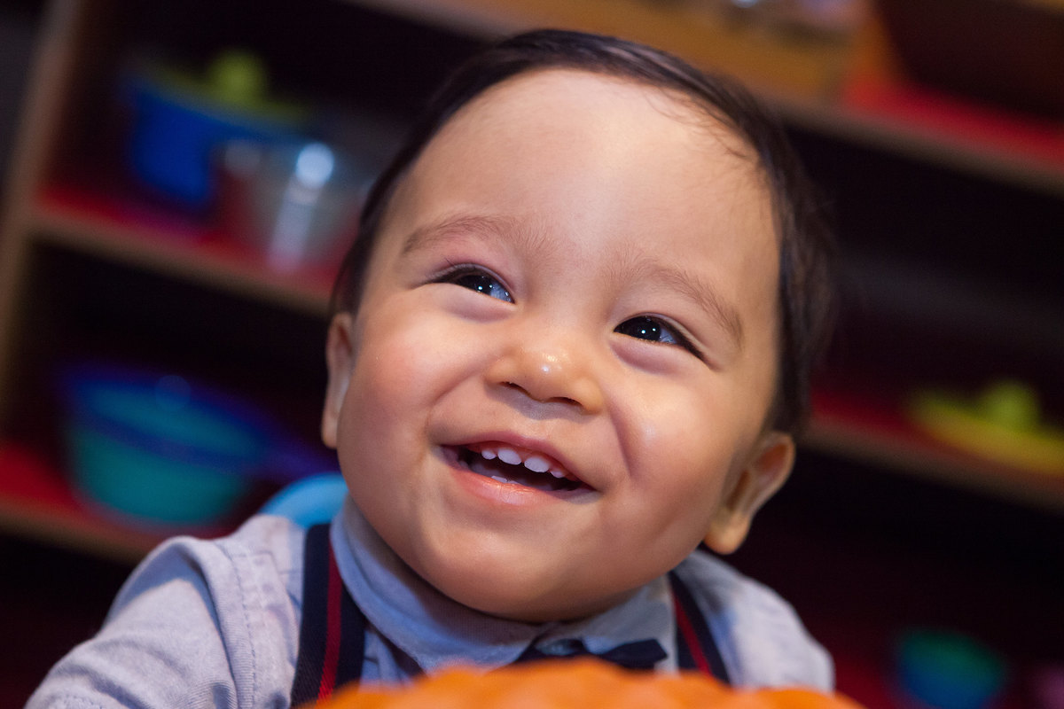 festa infantil no buffet miniland, tema soldadinho de chumbo, aniversário de um ano, tema diferente, londres, britânico, família reunida,  criança sorrindo