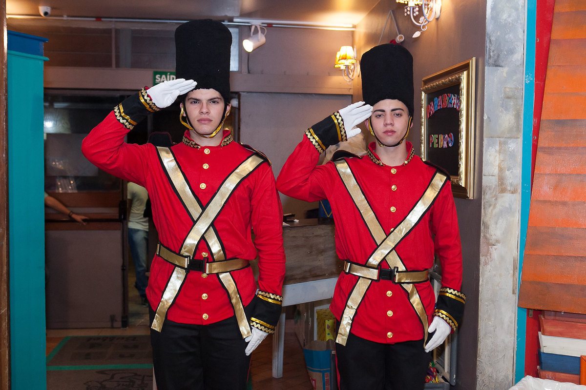 festa infantil no buffet miniland, tema soldadinho de chumbo, aniversário de um ano, tema diferente, londres, britânico, família reunida,  soldado de chumbo, soldadinho de chumbo