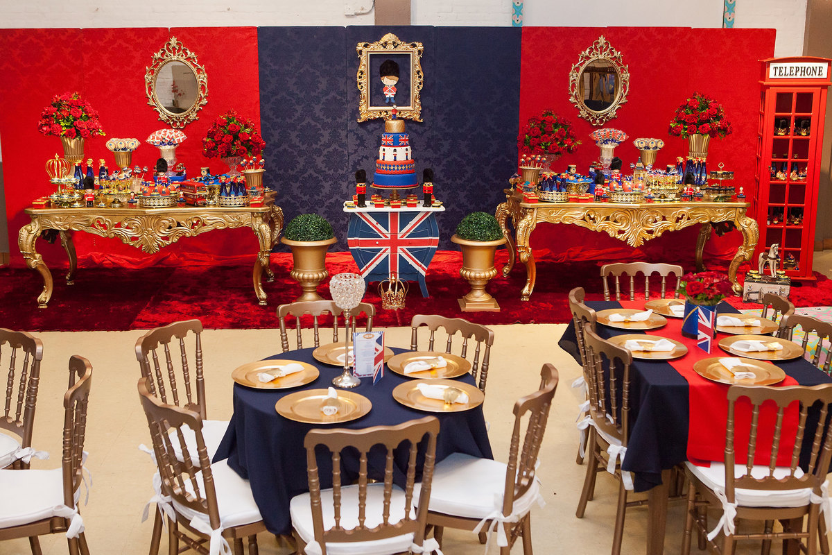 aniversário de um ano, tema diferente, londres, britânico, família reunida,  criança brincando, decoração marcia colonese, 