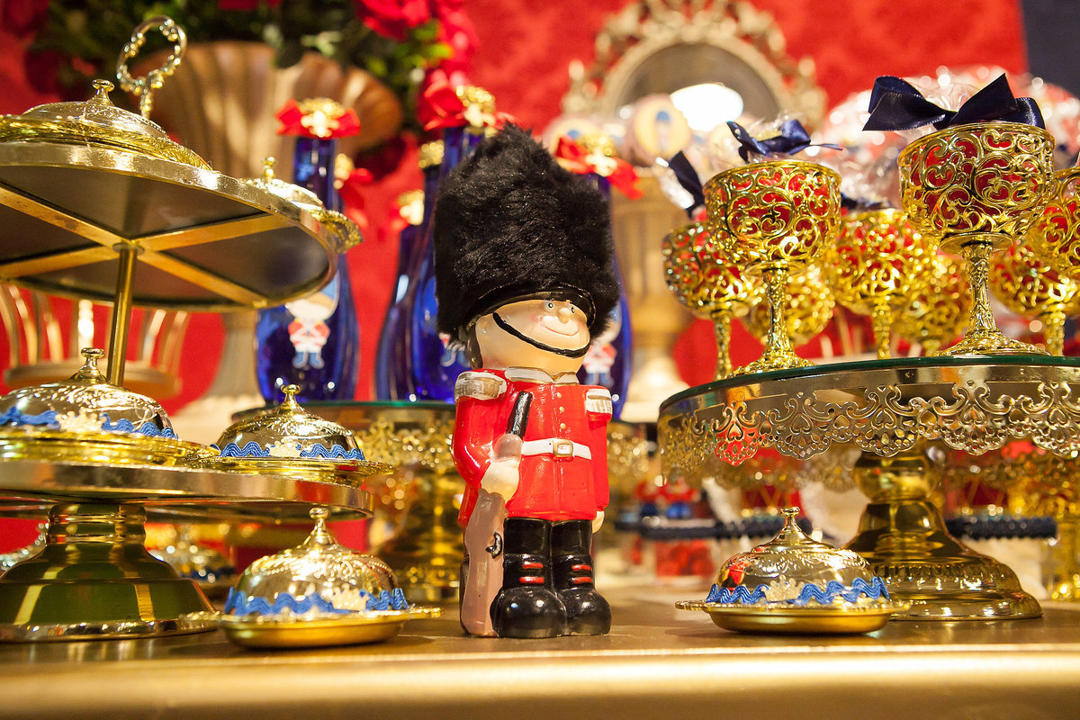 aniversário de um ano, tema diferente, londres, britânico, família reunida,  criança brincando, decoração marcia colonese, 