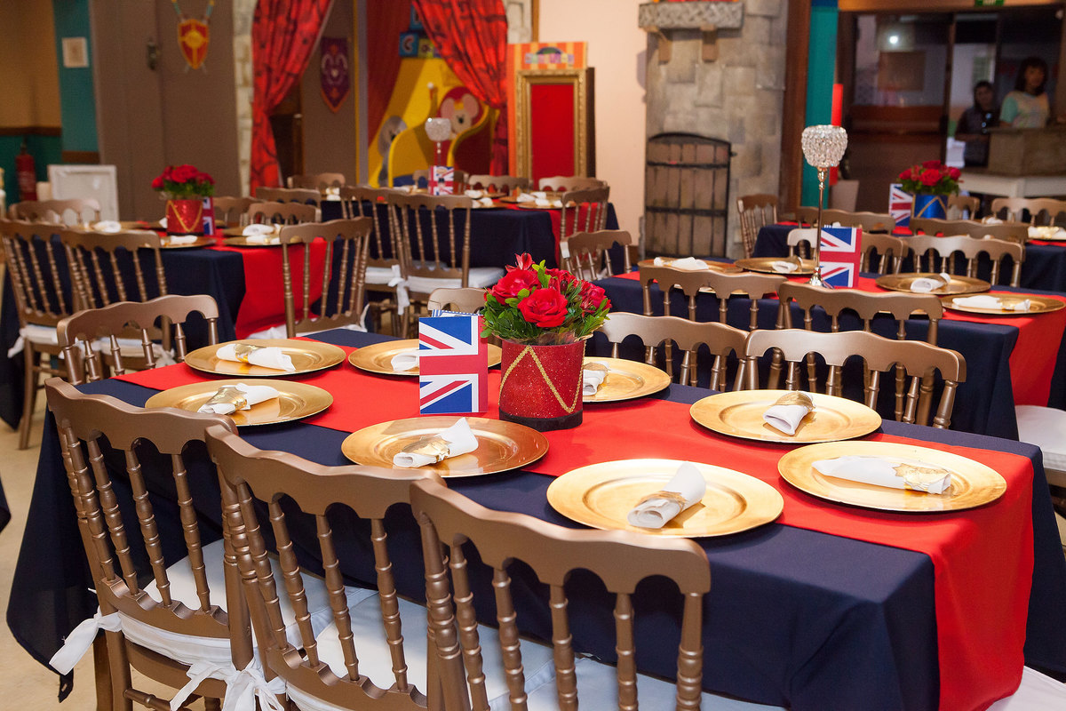 aniversário de um ano, tema diferente, londres, britânico, família reunida,  criança brincando, decoração marcia colonese, 