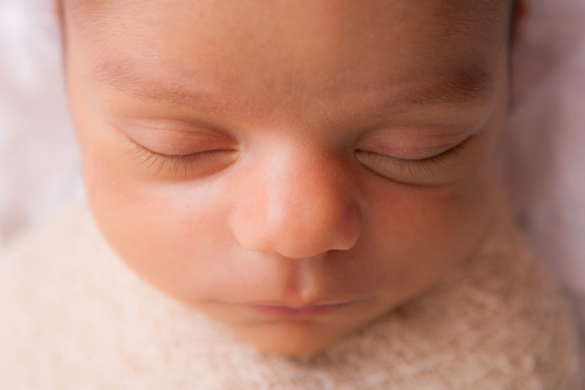 Ensaio newborn, foto de recem-nascido, bebê, foto de família, leão Studio, bebezinho, foto de recem-nascido, soninho 