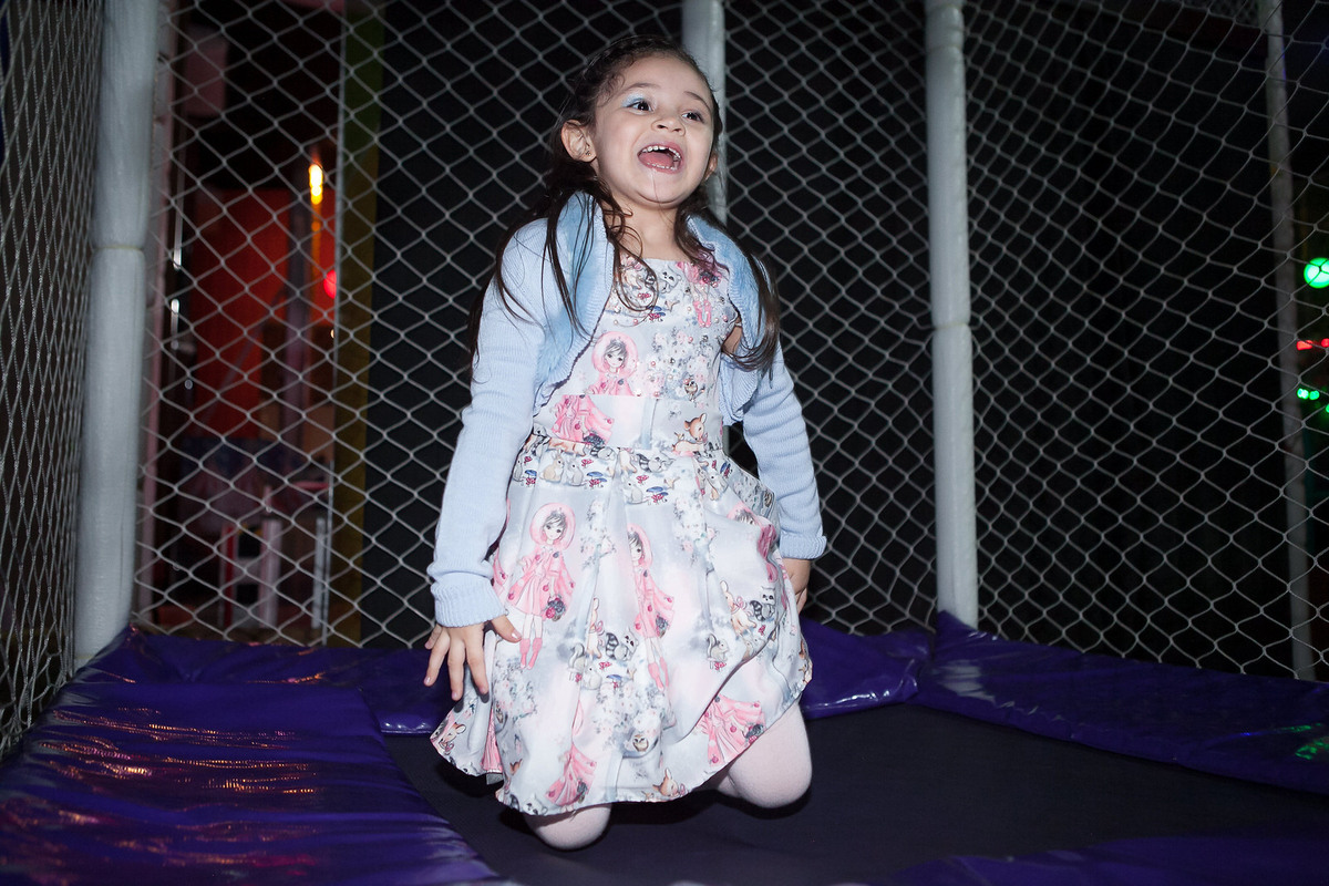 festa infantil , buffet Planeta kids, Tatuapé, aniversário de menina, Disney Cinderela, fachada Letrix , fotografo de festa infantil , família , 4 anos, fotos leão Studio, Flávio Leão