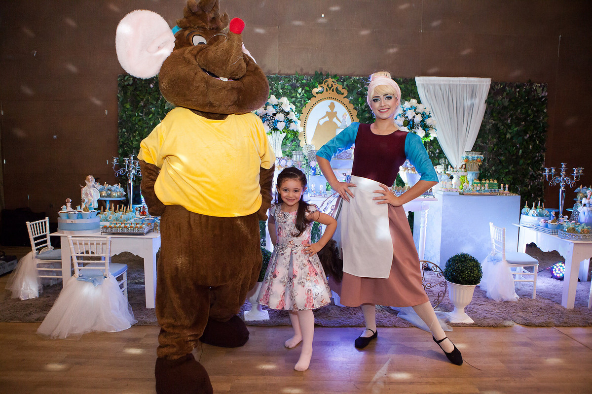 festa infantil , buffet Planeta kids, Tatuapé, aniversário de menina, Disney Cinderela, fachada Letrix , fotografo de festa infantil , família , 4 anos, fotos leão Studio, Flávio Leão , festolândia , personagens de festa