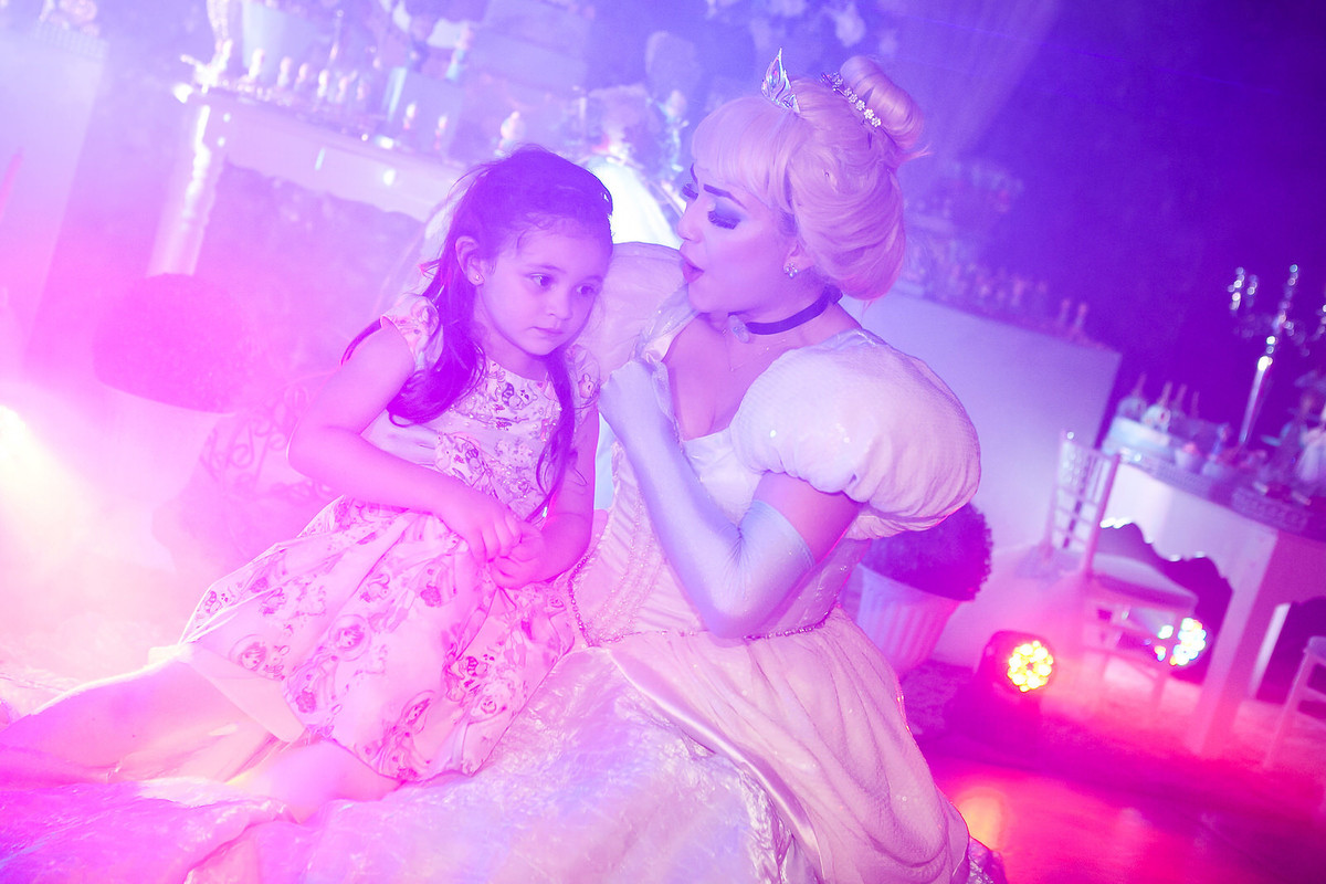 festa infantil , buffet Planeta kids, Tatuapé, aniversário de menina, Disney Cinderela, fachada Letrix , fotografo de festa infantil , família , 4 anos, fotos leão Studio, Flávio Leão , festolândia show, personagens disney 