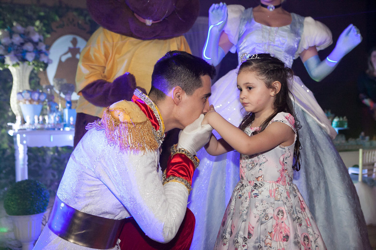 festa infantil , buffet Planeta kids, Tatuapé, aniversário de menina, Disney Cinderela, fachada Letrix , fotografo de festa infantil , família , 4 anos, fotos leão Studio, Flávio Leão , festolândia show, personagens disney 