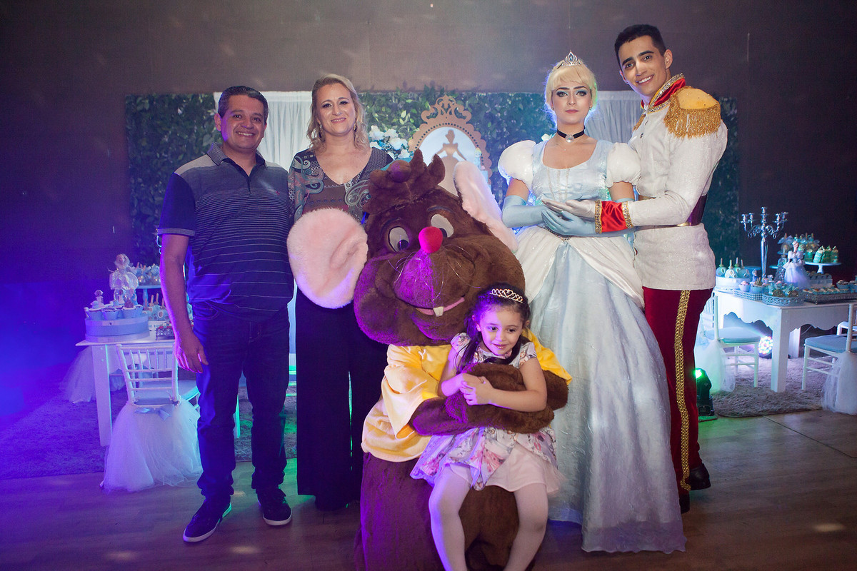 festa infantil , buffet Planeta kids, Tatuapé, aniversário de menina, Disney Cinderela, fachada Letrix , fotografo de festa infantil , família , 4 anos, fotos leão Studio, Flávio Leão , festolândia show, personagens disney 