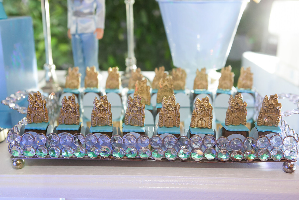 festa infantil , buffet Planeta kids, Tatuapé, aniversário de menina, Disney Cinderela, fachada Letrix , fotografo de festa infantil , família , 4 anos, fotos leão Studio, Flávio Leão , hora do parabéns , festolândia , lu chocolates , bolos de luxo