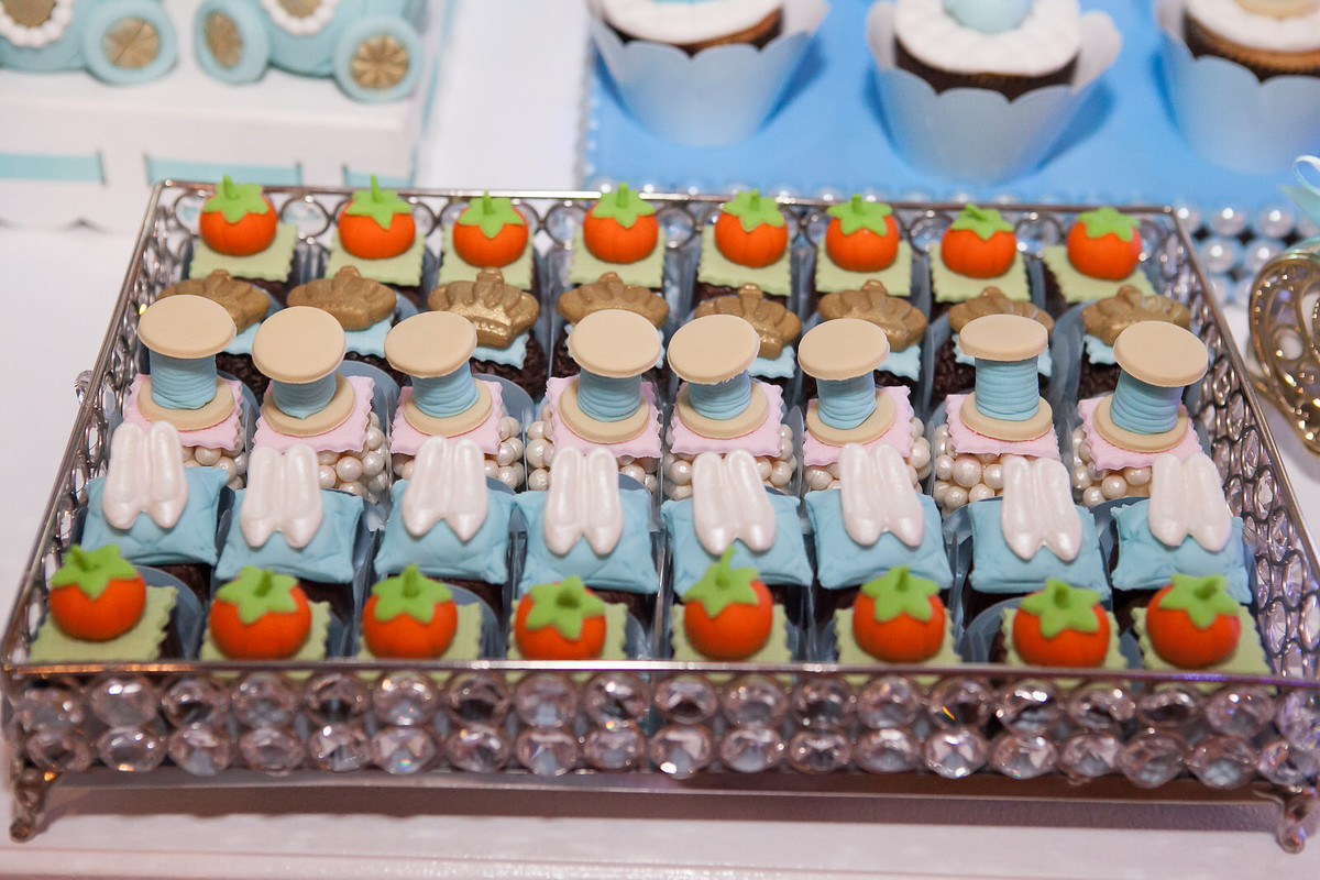 festa infantil , buffet Planeta kids, Tatuapé, aniversário de menina, Disney Cinderela , fotografo de festa infantil , família , 4 anos, fotos leão Studio, Flávio Leão , hora do parabéns , lu chocolates , bolos de luxo