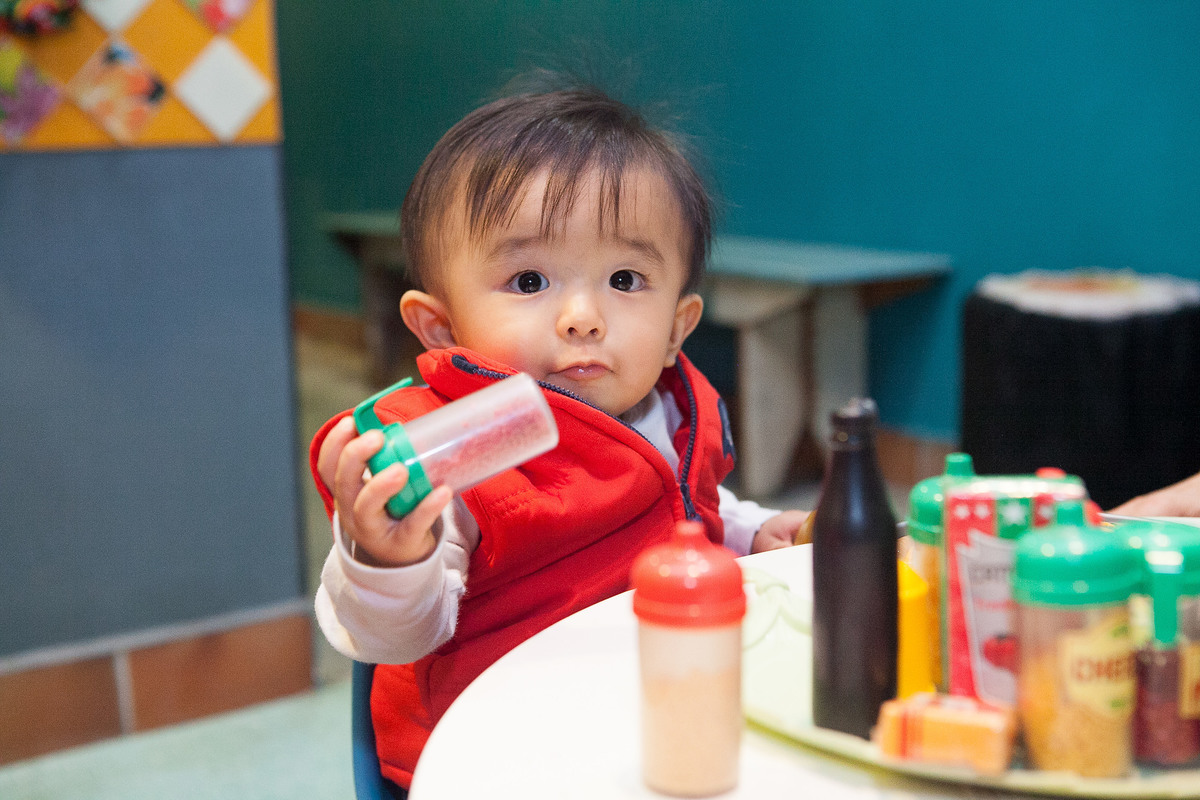 Festa de menino, aniversário de criança, 1 ano, buffet miniland, tatuapé, criança brincando, brinquedos educativos