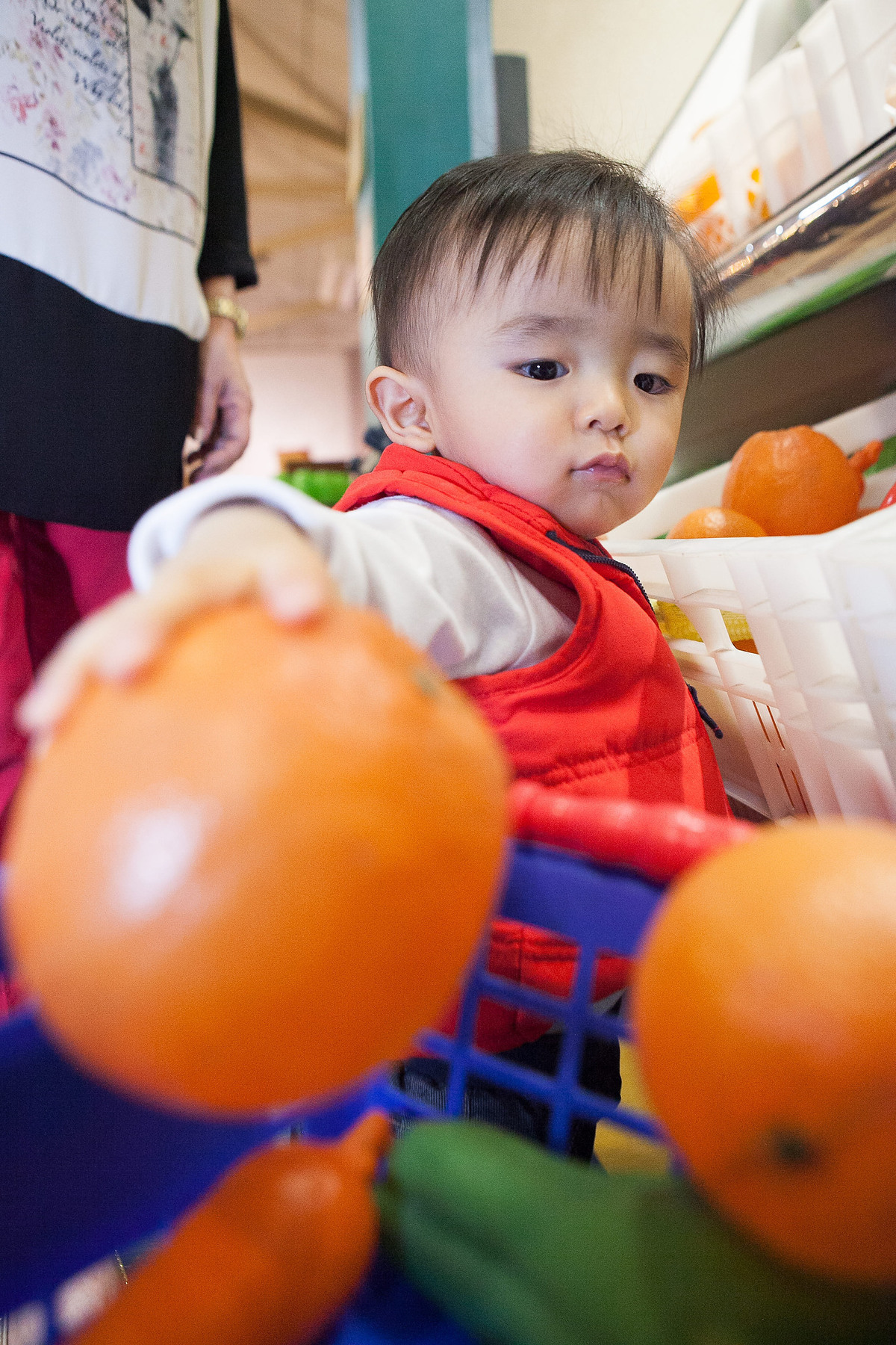 Festa de menino, aniversário de criança, 1 ano, buffet miniland, tatuapé, criança brincando, brinquedos educativos