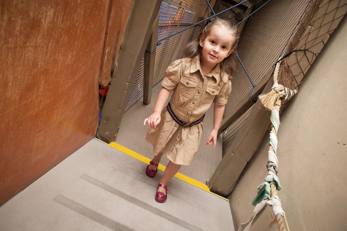 festa menina, buffet Miniland, aniversário de 4 anos, festa divertida, tatuapé, brinquedos educativos , menina feliz 