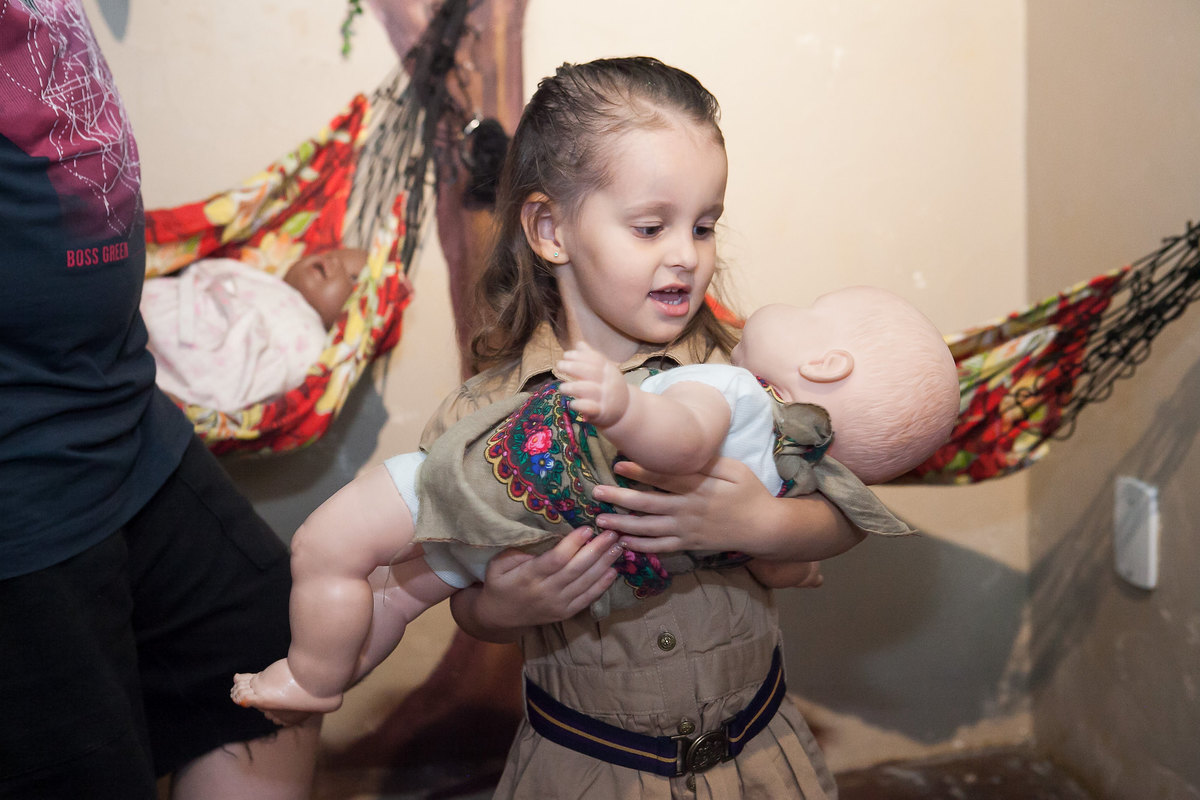 festa menina, buffet Miniland, aniversário de 4 anos, festa divertida, tatuapé, brinquedos educativos , menina feliz , 