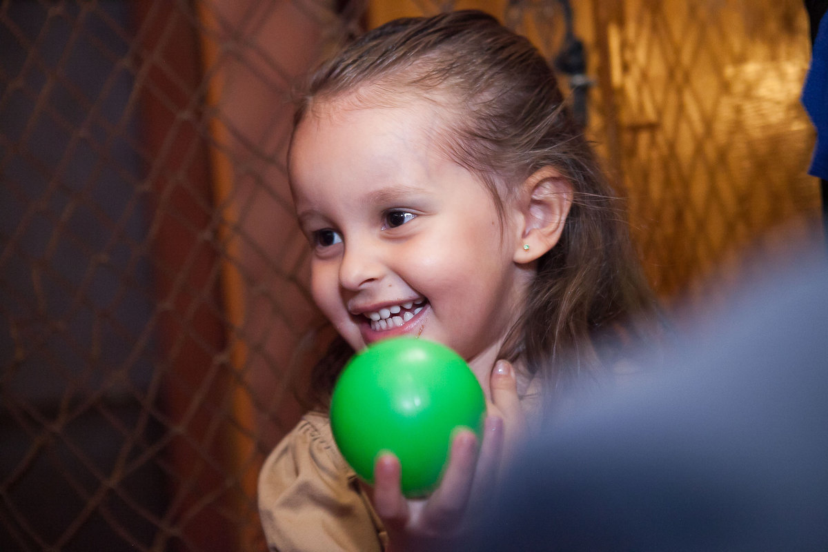 festa menina, buffet Miniland, aniversário de 4 anos, festa divertida, tatuapé, brinquedos educativos , menina feliz , 