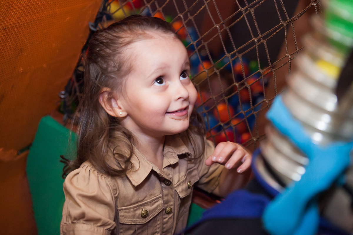 festa menina, buffet Miniland, aniversário de 4 anos, festa divertida, tatuapé, brinquedos educativos , menina feliz , 