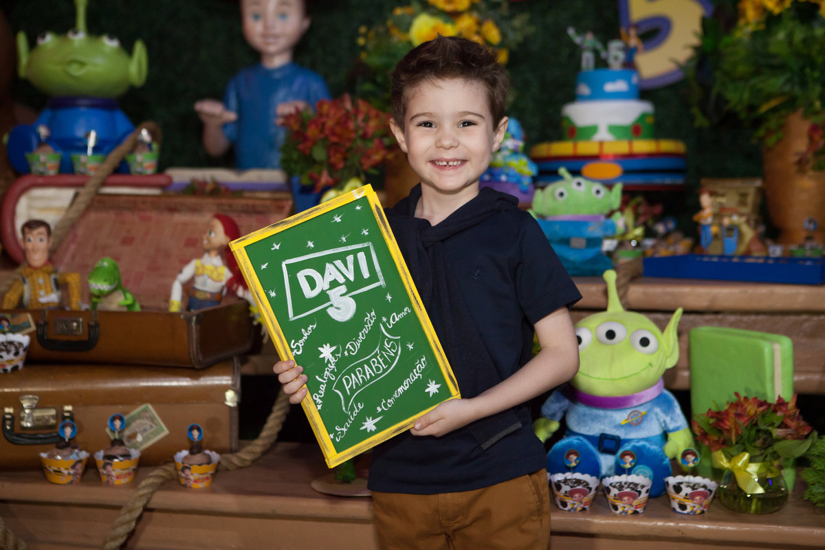 festa de aniversário em buffet infantil , planeta kids , são paulo, tatuapé, 5 anos, fotografo de festa infantil, fotografo de criança, 5 anos, tema toy story, decoração vivo desejo , leão studio, flávio leão