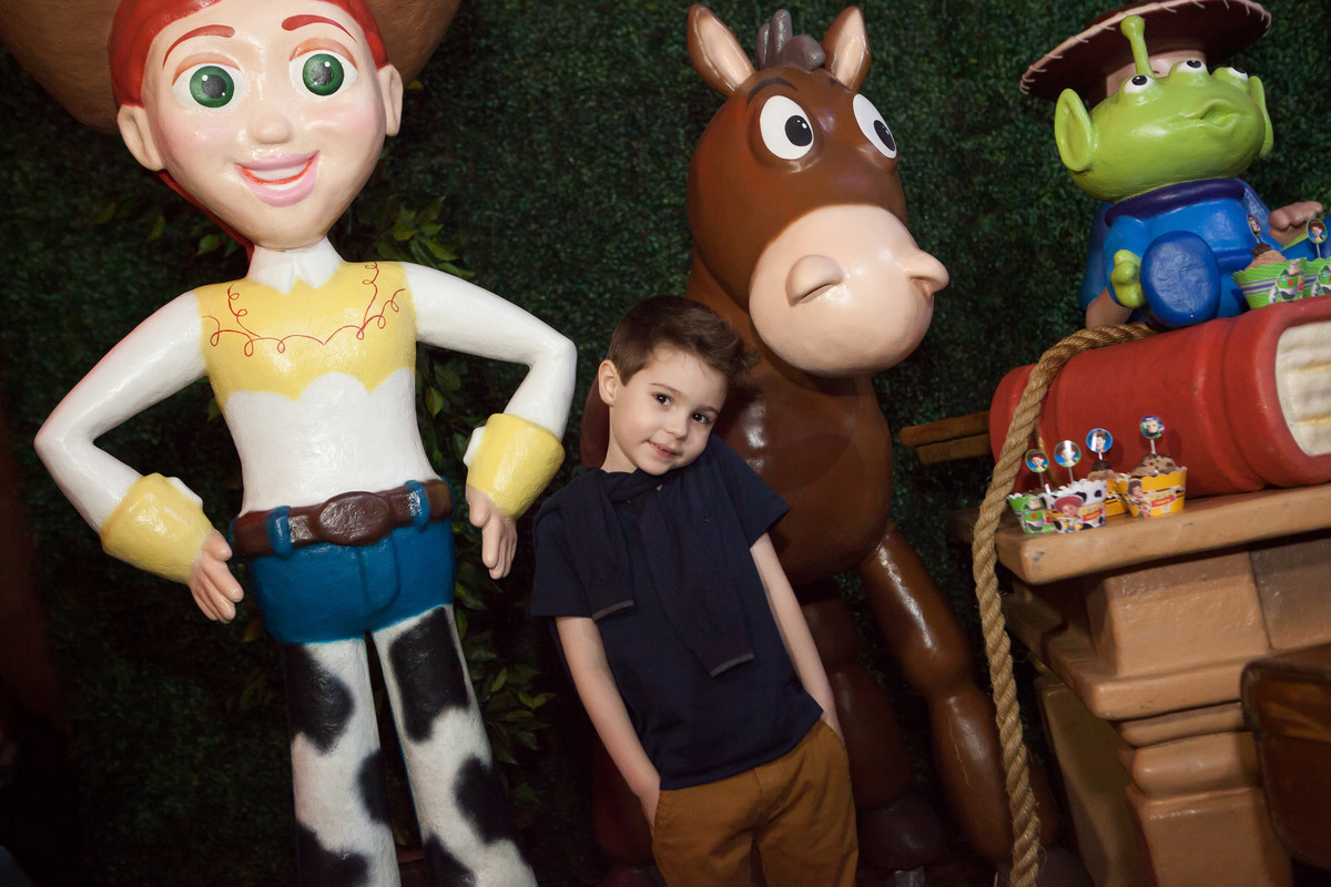 festa de aniversário em buffet infantil , planeta kids , são paulo, tatuapé, 5 anos, fotografo de festa infantil, fotografo de criança, 5 anos, tema toy story, decoração vivo desejo , leão studio, flávio leão