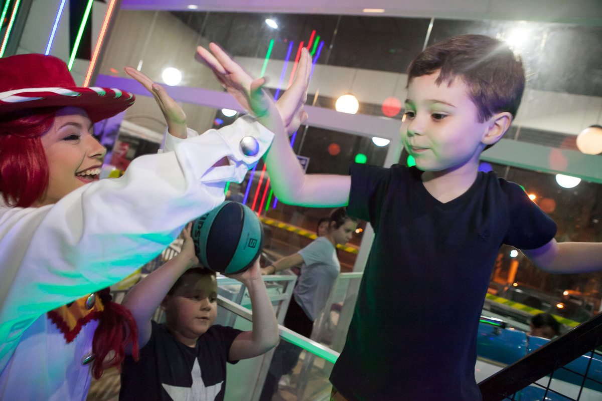 festa de aniversário em buffet infantil , planeta kids , são paulo, tatuapé, 5 anos, fotografo de festa infantil, fotografo de criança, 5 anos, tema toy story , leão studio, flávio leão