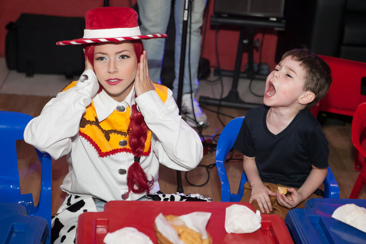 festa de aniversário em buffet infantil , planeta kids , são paulo, tatuapé, 5 anos, fotografo de festa infantil, fotografo de criança, 5 anos, tema toy story , leão studio, flávio leão
