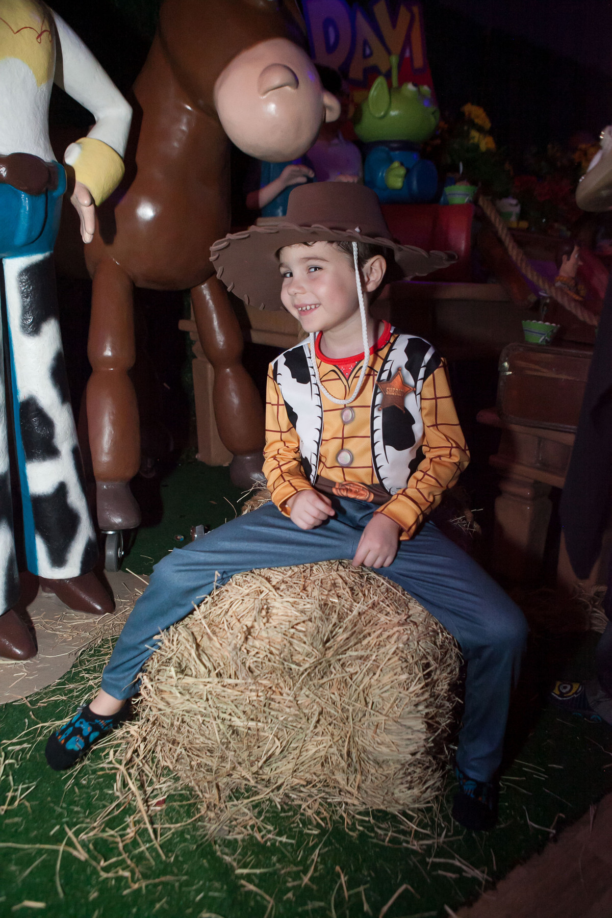 festa de aniversário em buffet infantil , planeta kids , são paulo, tatuapé, 5 anos, fotografo de festa infantil, fotografo de criança, 5 anos, tema toy story, decoração vivo desejo , leão studio, flávio leão