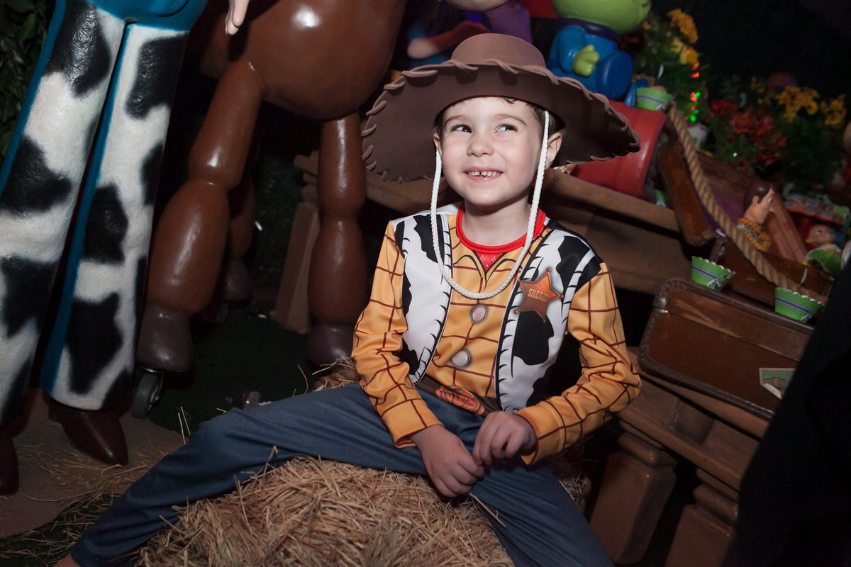 festa de aniversário em buffet infantil , planeta kids , são paulo, tatuapé, 5 anos, fotografo de festa infantil, fotografo de criança, 5 anos, tema toy story, decoração vivo desejo , leão studio, flávio leão
