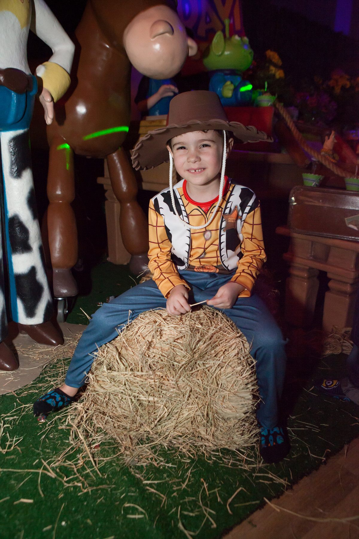 festa de aniversário em buffet infantil , planeta kids , são paulo, tatuapé, 5 anos, fotografo de festa infantil, fotografo de criança, 5 anos, tema toy story, decoração vivo desejo , leão studio, flávio leão