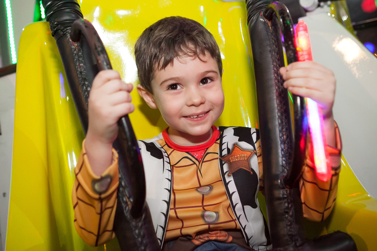 festa de aniversário em buffet infantil , planeta kids , são paulo, tatuapé, 5 anos, fotografo de festa infantil, fotografo de criança, 5 anos, tema toy story, decoração vivo desejo , leão studio, flávio leão