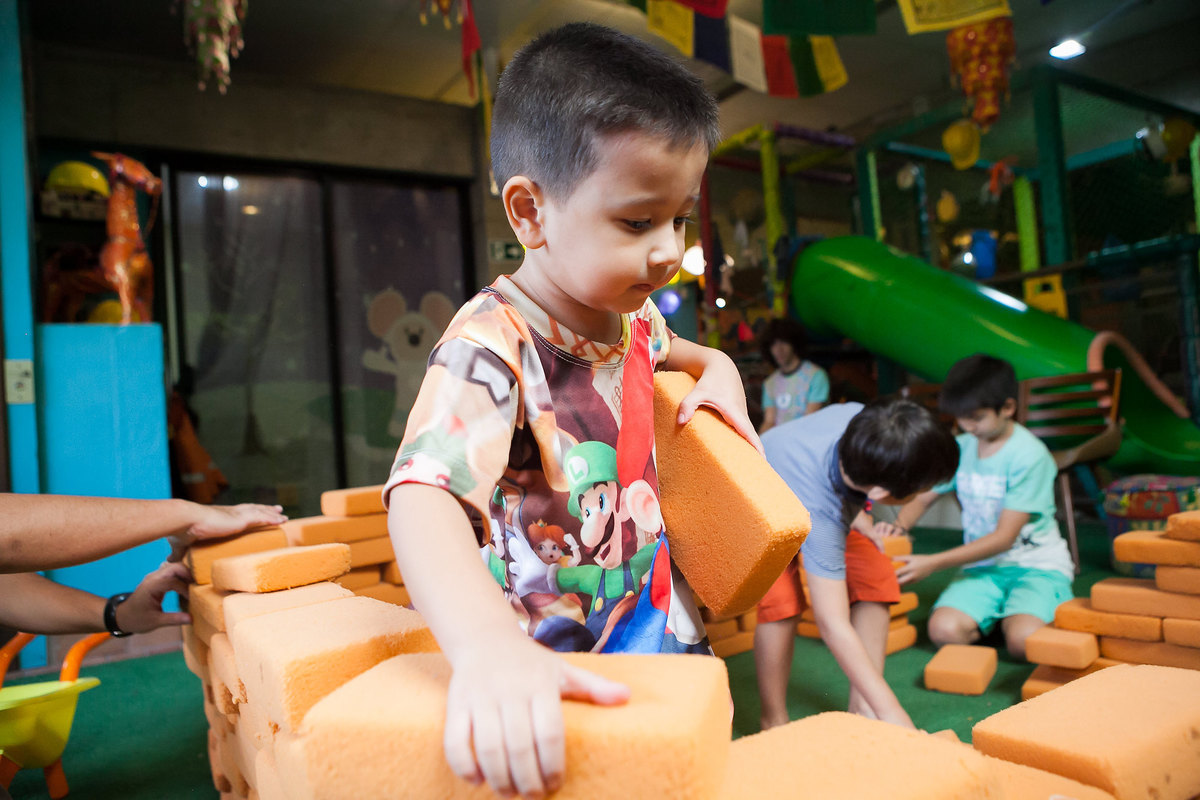 festa infantil, aniversário de menino 4 anos, tema mario bros, Buffet Miniland Pinheiros , brinquedos educativos , leão studio, flávio leão fotografo