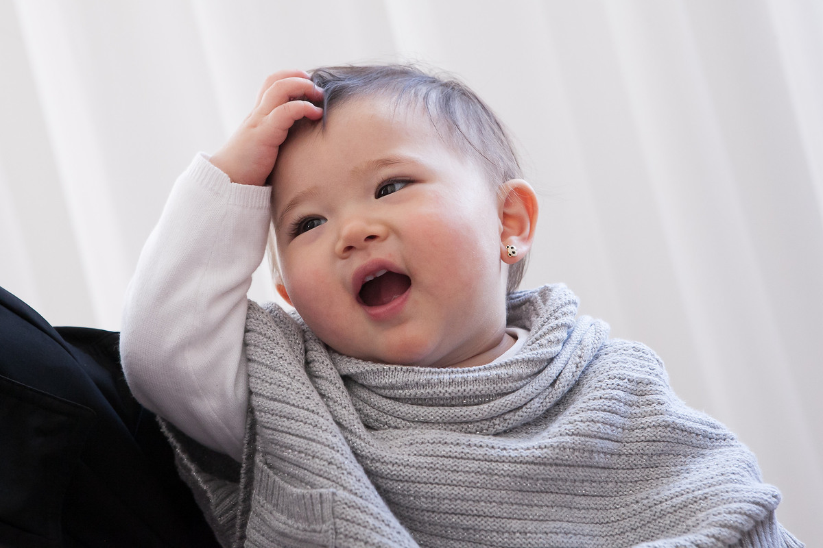 festa infantil, menina fazendo aniversário de 1 ano, festa em casa, colônia japonesa, tema jardim, familai comemorando 1 ano, barbara, filha, criança feliz, sorrindo