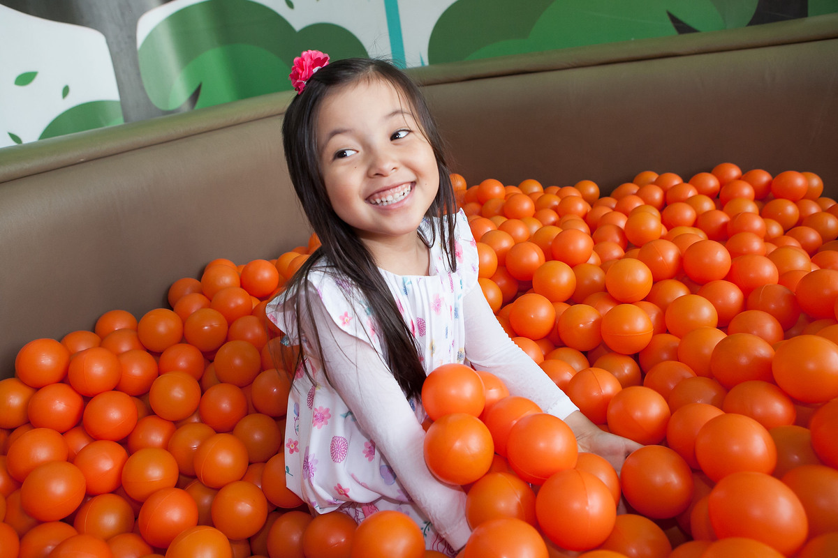 festa infantil, aniversário de menina, 5 anos, buffet kidbeeruta , santo andré, fotografo de festa infantil, fotografia de criança, leão studio, flávio leão, buffet infantil , tema de festa enrolados , disney party , brinquedos piscina de bolinha