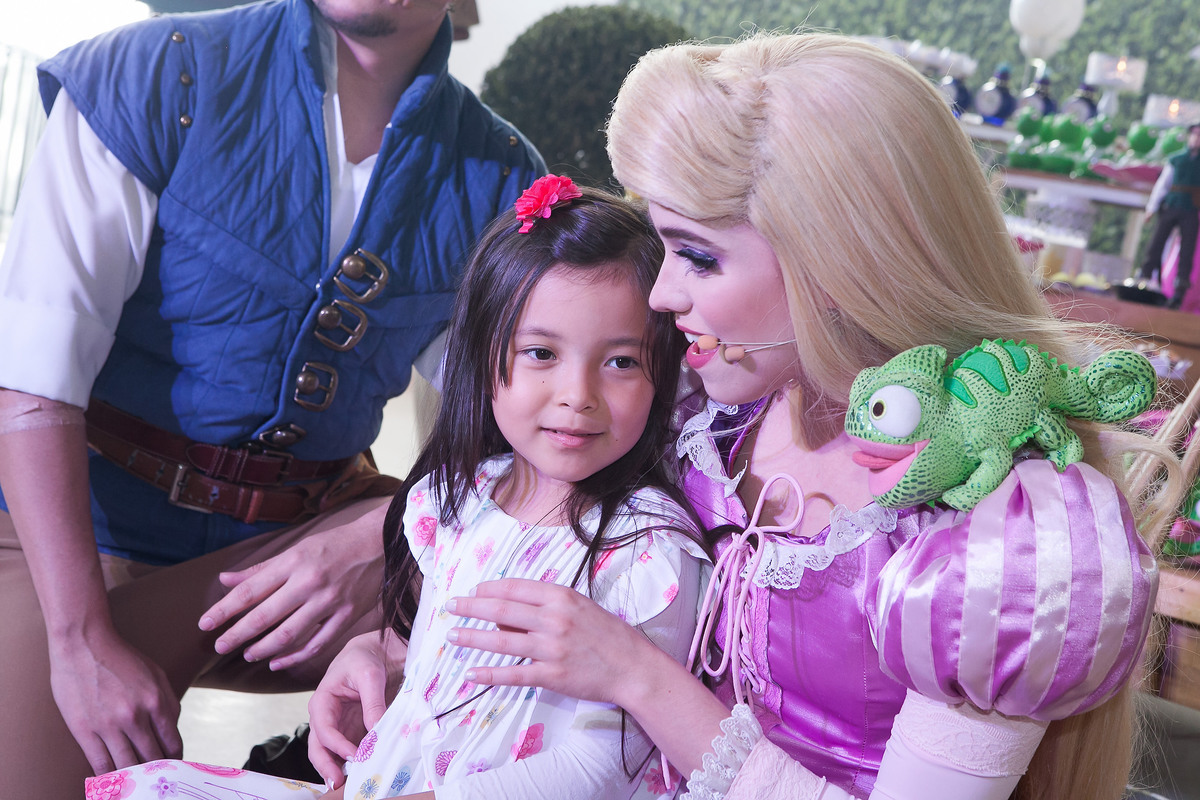 festa infantil, aniversário de menina, 5 anos, buffet kidbeeruta , santo andré, fotografo de festa infantil, fotografia de criança, leão studio, flávio leão, buffet infantil , tema de festa enrolados , disney party , cia de teatro arennoz