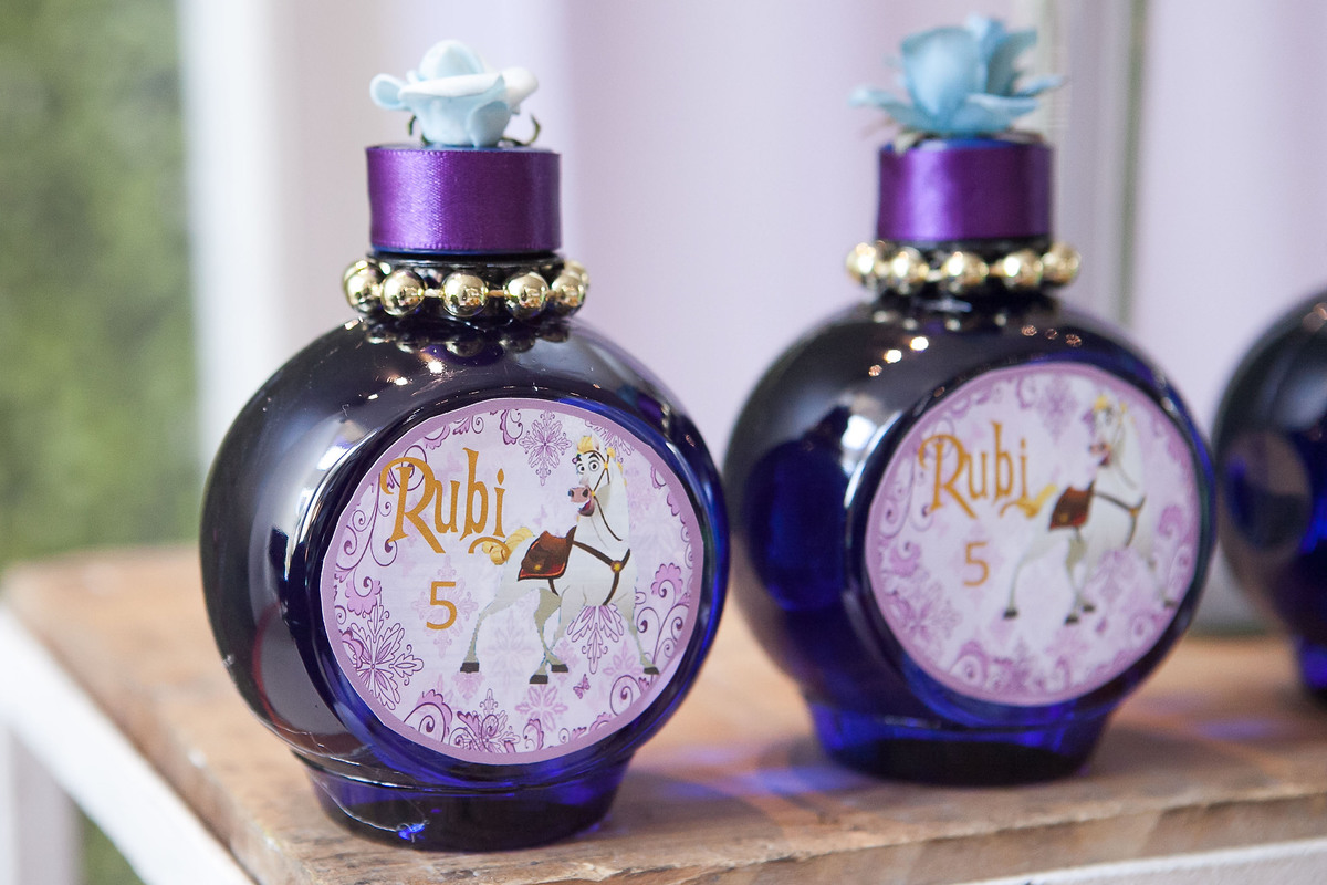 festa infantil, aniversário de menina, 5 anos, buffet kidbeeruta , santo andré, fotografo de festa infantil, fotografia de criança, leão studio, flávio leão, buffet infantil , tema de festa enrolados , disney party , cia de teatro arennoz