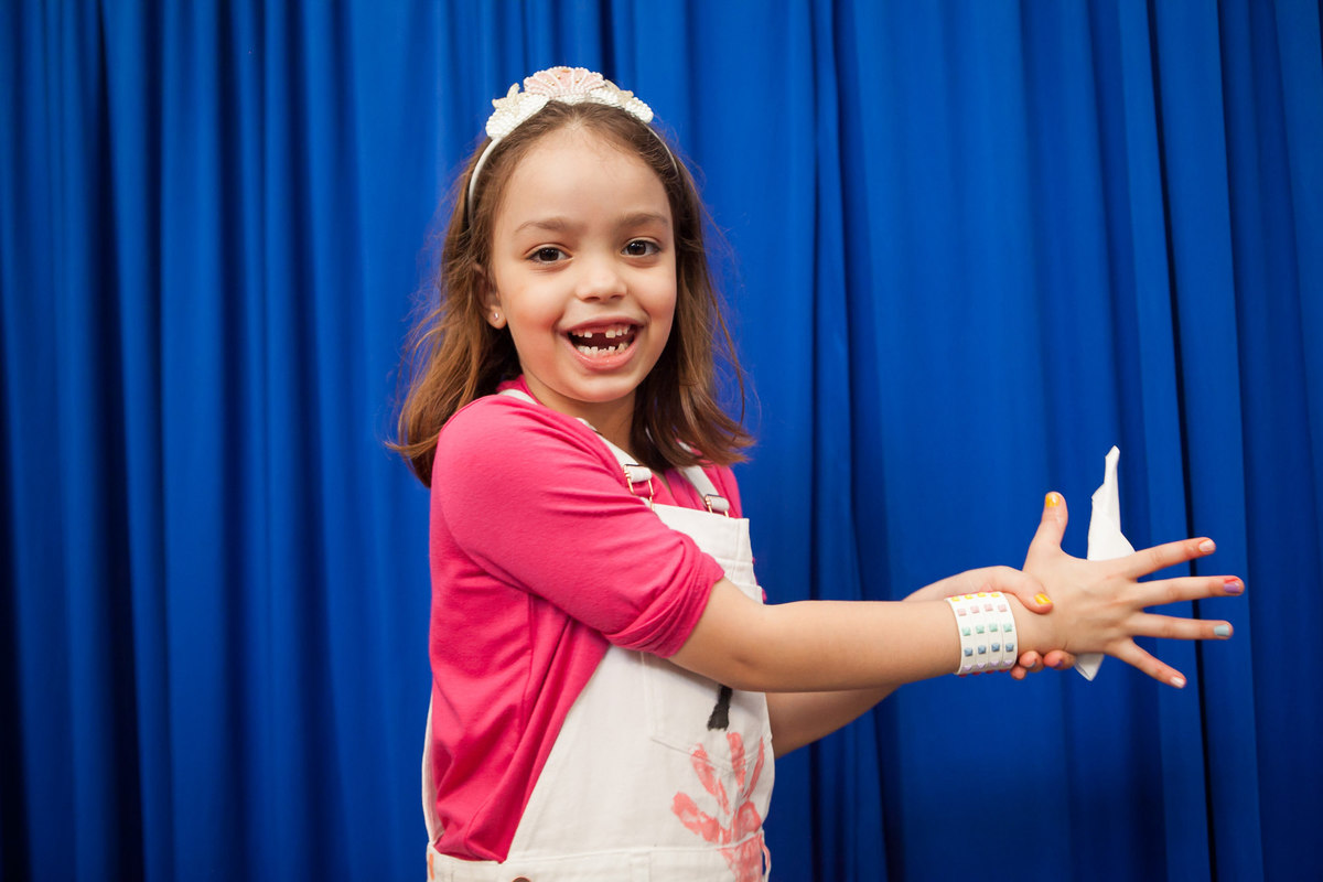 festa de menina, aniversário de 7 anos, espaço buticabeira, comemorando aniversário, festa infantil, fotógrafo de festa infantil, fotografia de criança, leão studio, estúdio fotográfico na mooca, flávio leão, família comemorando aniversário, mágica