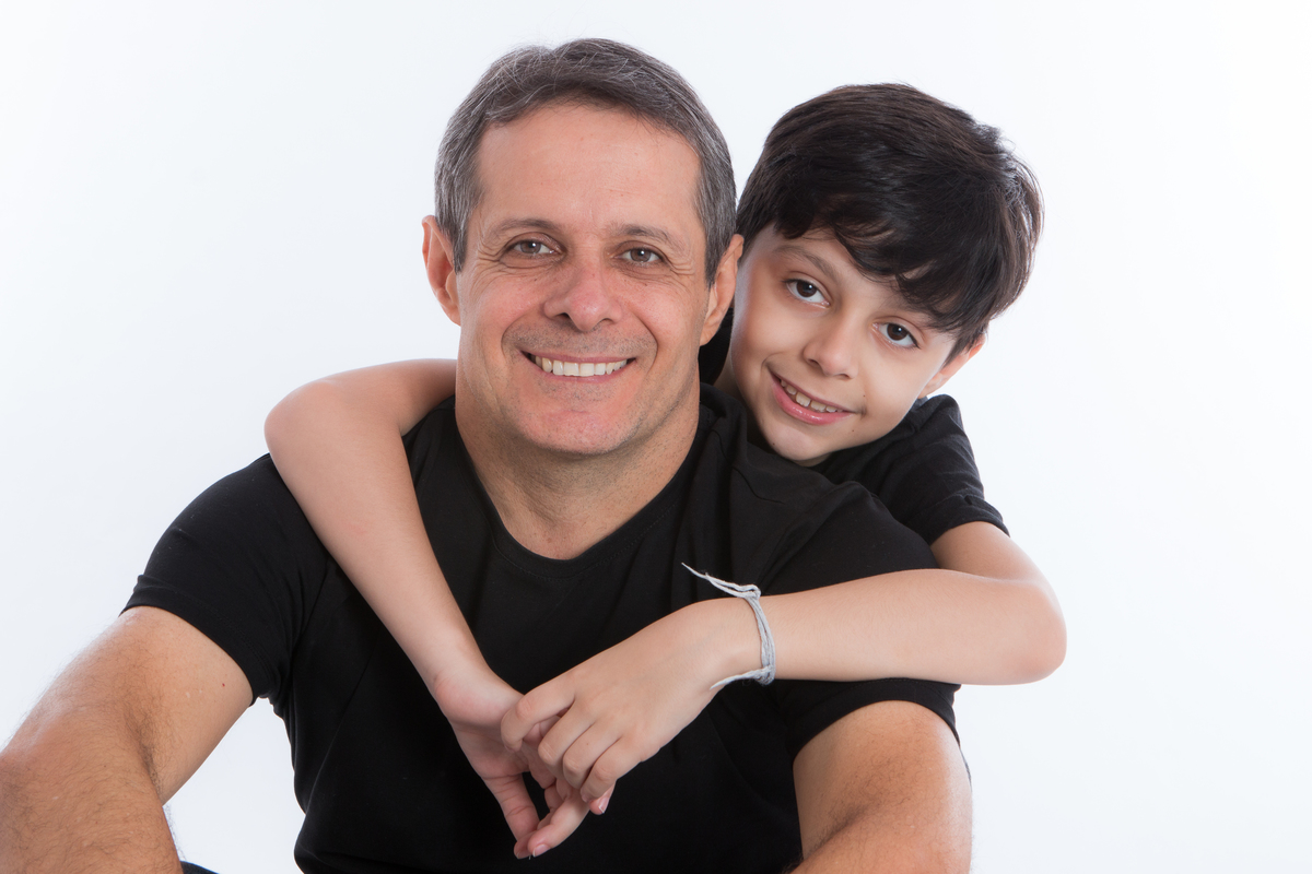 Retrato de familia, fotografia de familia, fotografia pai, mãe e filhos, fotografia de familia, estudio mooca, estudio fotografico mooca, estudio fotografico tatuape, estúdio fotografico ipiranga, estúdio fotográfico anália franco
