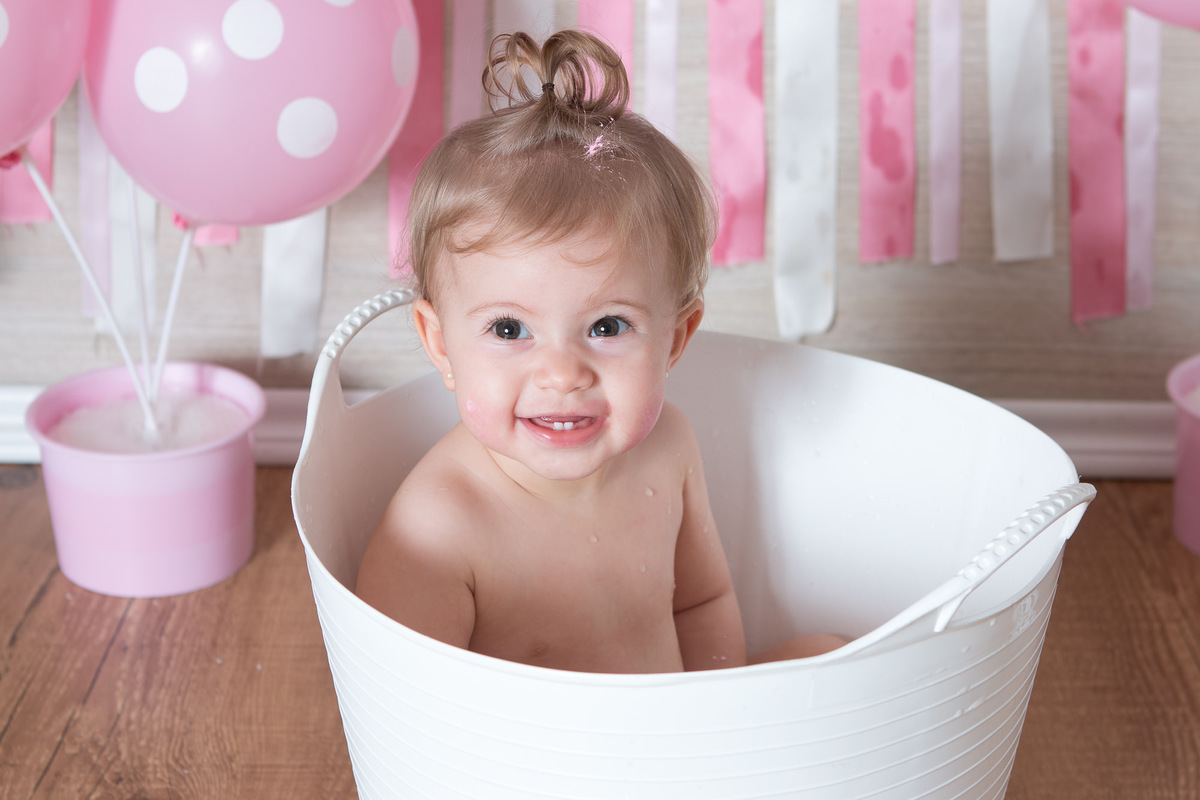 ensaio smash the cake, smash the cake minnie rosa, fotografia de criança, estudio fotográfico especializado em criança, cenário minnie rosa, bolo rosa, bolo minie rosa, ensaio fotografico minnie rosa, ensaio de menina, ensaio de 1 ano, ensaio de bebê