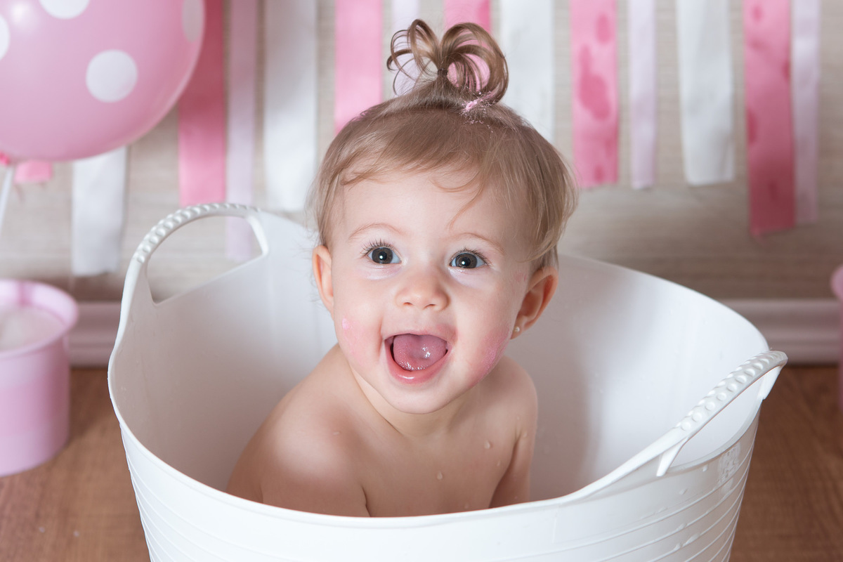 ensaio smash the cake, smash the cake minnie rosa, fotografia de criança, estudio fotográfico especializado em criança, cenário minnie rosa, bolo rosa, bolo minie rosa, ensaio fotografico minnie rosa, ensaio de menina, ensaio de 1 ano, ensaio de bebê