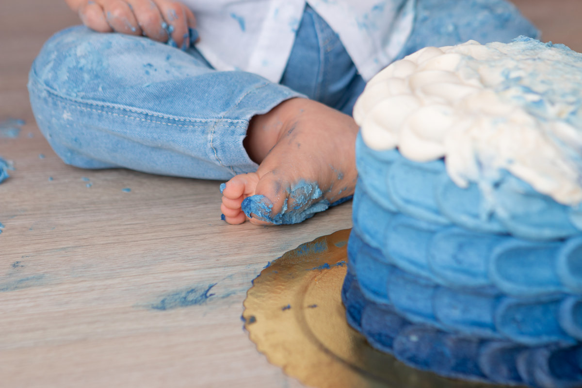 ensaio de criança, ensaio smash the cake, ensaio fotografico smash the cake, fotografia de criança, fotografia com cenário, fotografia de menino, foto de bebê com cenário, soldadinho de chumbo, fotografia de bebê com síndrome de down