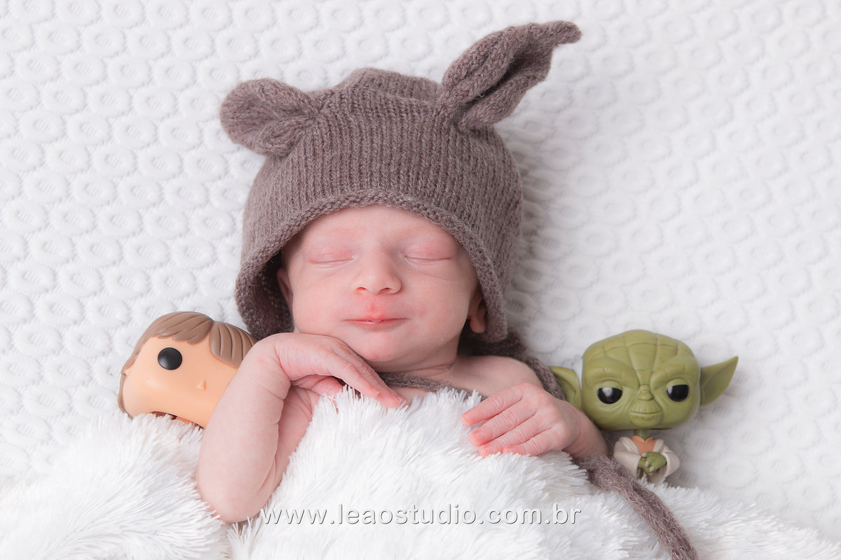 bebê dormindo, bebê recem nascido, fotografia de bebê dormindo, fotografia newborn com Yoda, ensaio fotografico newborn, newborn pics, newborn posing, sitter session, new mommy, mamae de primeira viagem, mãe coruja, gravidez, gestante, baby on the way