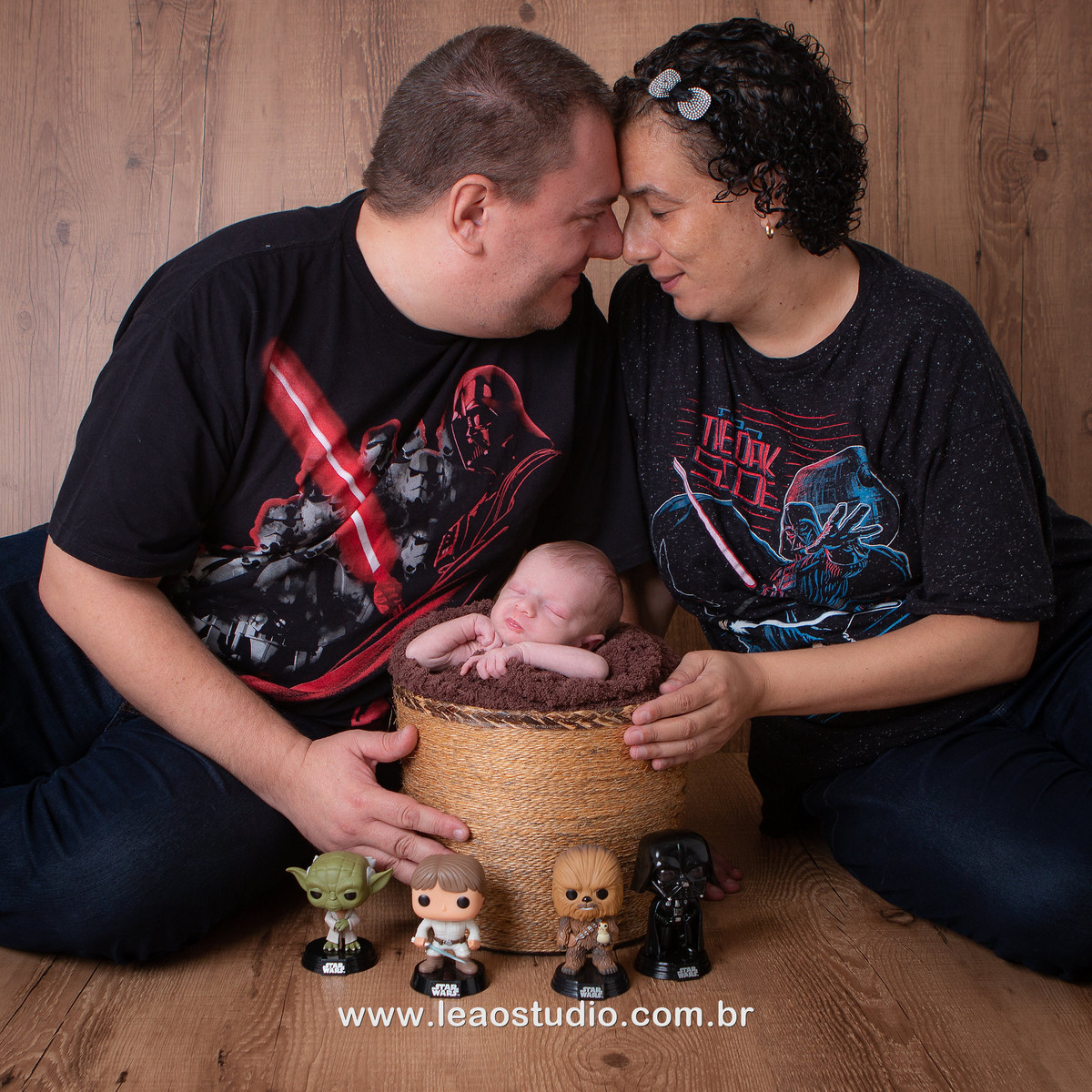 bebê dormindo, bebê recem nascido, fotografia de bebê dormindo, fotografia newborn com papai e mamae, ensaio família newborn, newborn posing, sitter session, new mommy, mamae de primeira viagem, mãe coruja, gravidez, gestante, baby on the way
