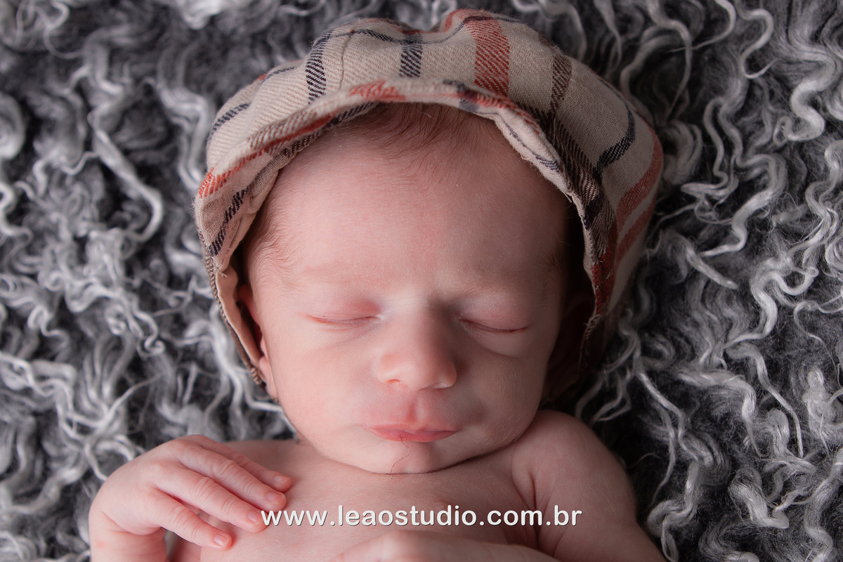 bebê dormindo, bebê recem nascido, fotografia de bebê dormindo, fotografia newborn com Yoda, ensaio fotografico newborn, newborn pics, newborn posing, sitter session, new mommy, mamae de primeira viagem, mãe coruja, gravidez, gestante, baby on the way