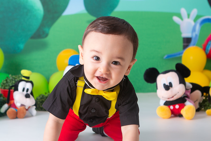 Ensaio de fotografico para comemorar 1 ano, tema a casa do mickey, festa diferente para crianças de 1 ano