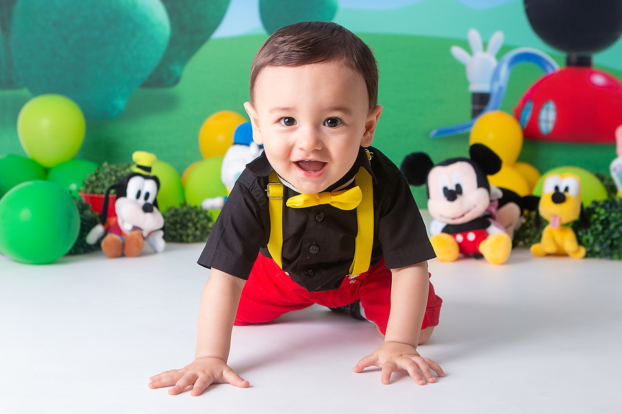 Ensaio de fotografico para comemorar 1 ano, tema a casa do mickey, festa diferente para crianças de 1 ano