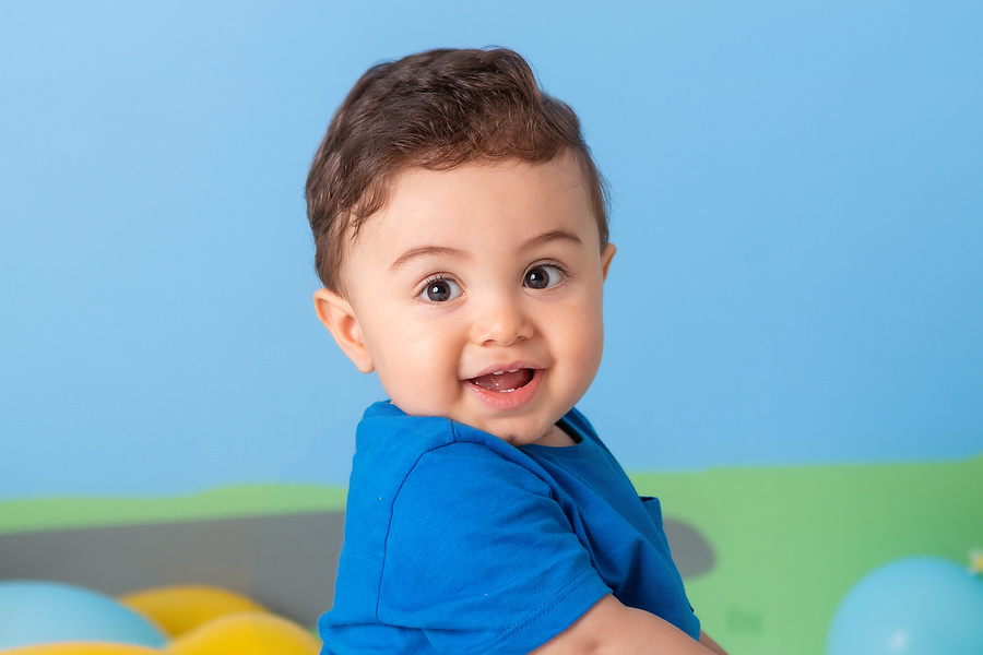 ensaio fotográfico de 1 ano, com tema peppa pig, festa diferente no estúdio