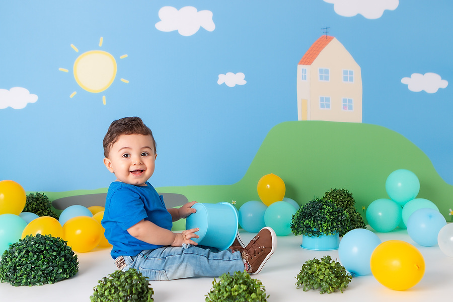 ensaio fotográfico de 1 ano, com tema peppa pig, festa diferente no estúdio, comemoração de 1 ano
