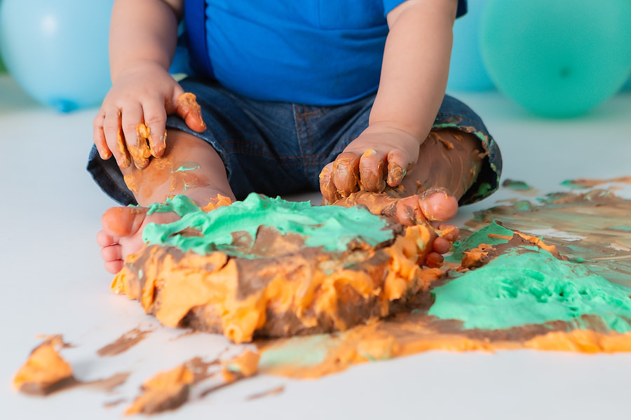 ensaio fotográfico de 1 ano, smash the cake, com tema peppa pig, festa diferente no estúdio, comemoração de 1 ano, cenário peppa pig, bolo de aniversário, cake, estúdio fotográfico na mooca, 