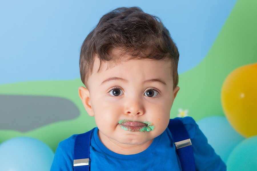ensaio fotográfico de 1 ano, smash the cake, com tema peppa pig, festa diferente no estúdio, comemoração de 1 ano, cenário peppa pig, bolo de aniversário, cake, estúdio fotográfico na mooca, 