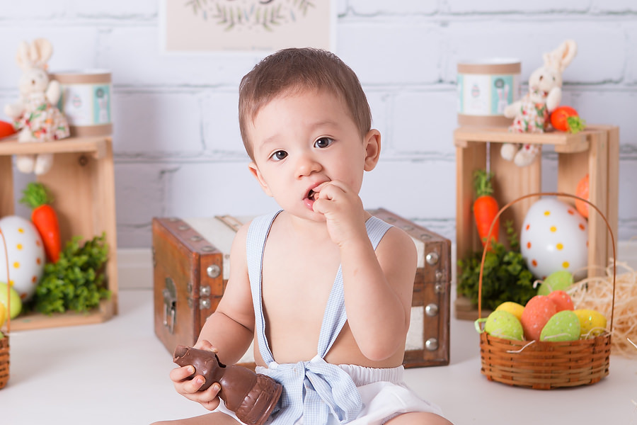 Ensaio de Criança temático de Páscoa , cenário de páscoa, ovo de chocolate, coelhinho da páscoa, quadros decorativos, clima de páscoa, ensaio de criança , fotografia de criança, fotografia de bebes, estudio fotografico na mooca, Leao studio, Flavio Leao
